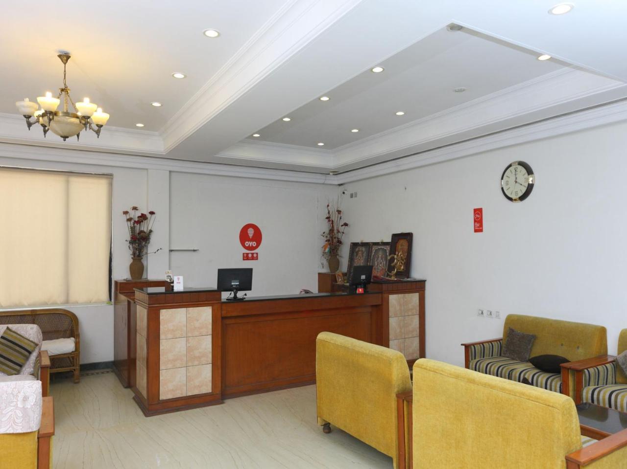 Oyo 1081 Hotel Sindhu International Tirupati Bagian luar foto