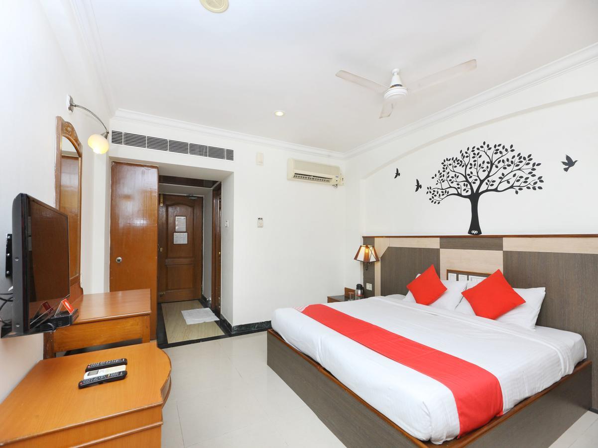 Oyo 1081 Hotel Sindhu International Tirupati Bagian luar foto