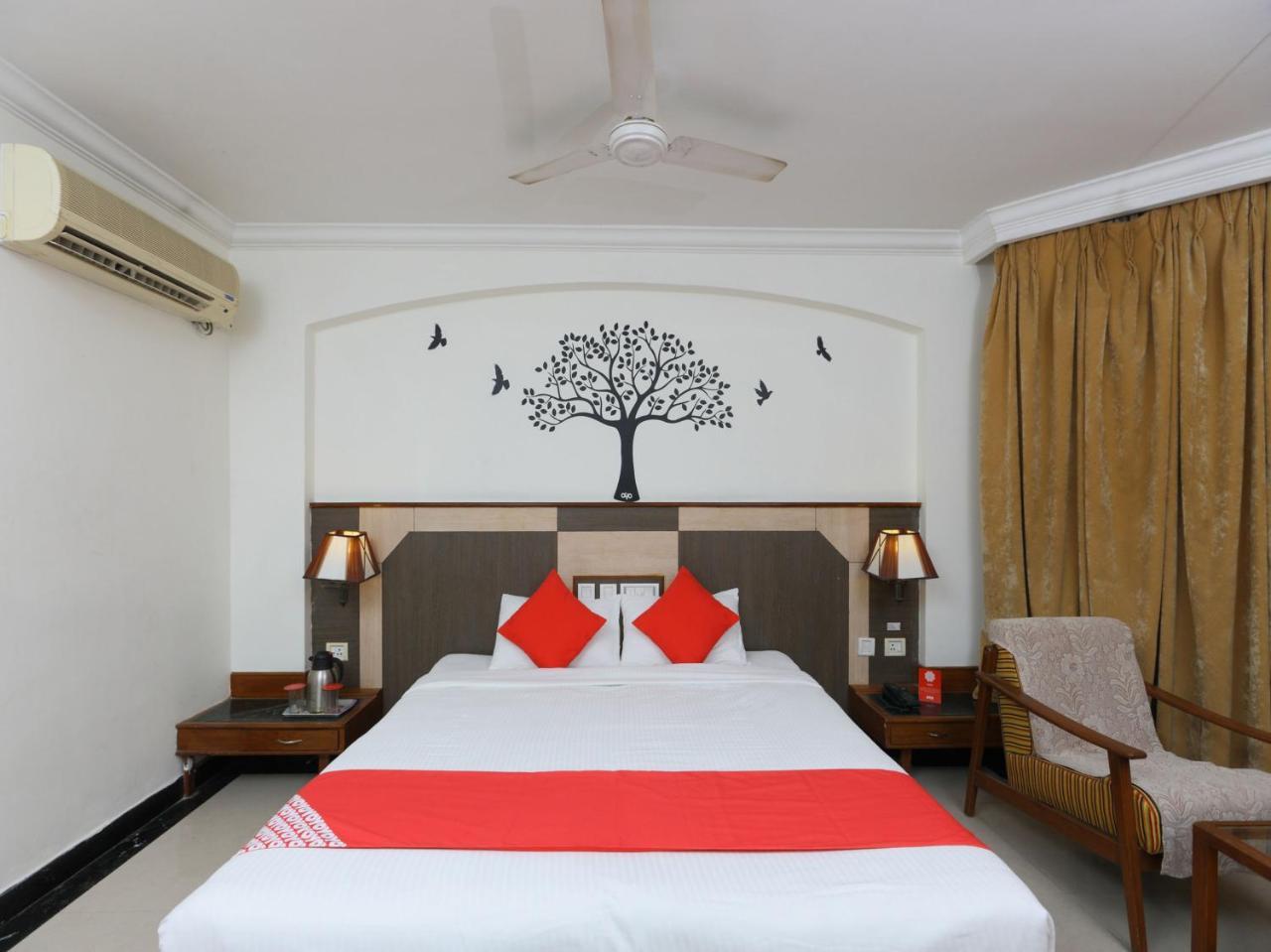 Oyo 1081 Hotel Sindhu International Tirupati Bagian luar foto