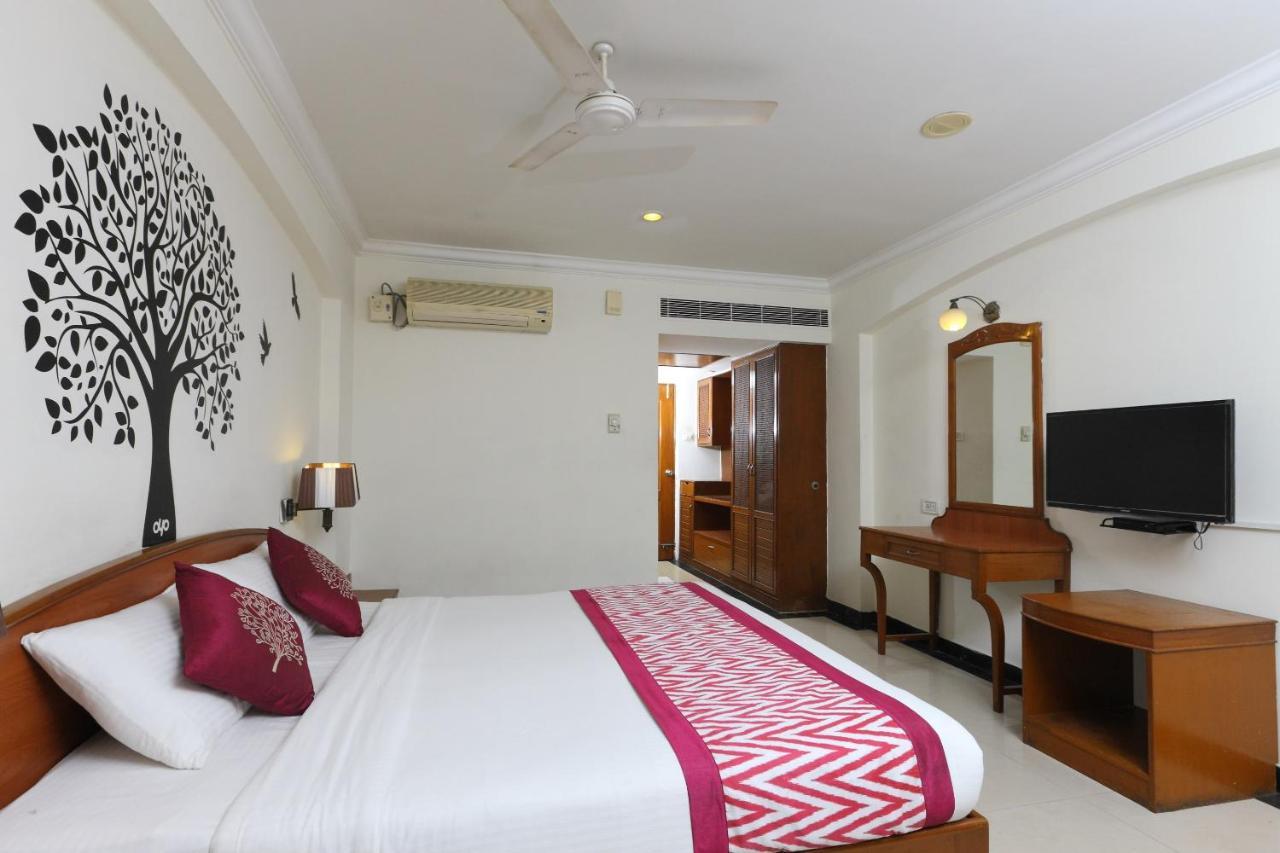 Oyo 1081 Hotel Sindhu International Tirupati Bagian luar foto