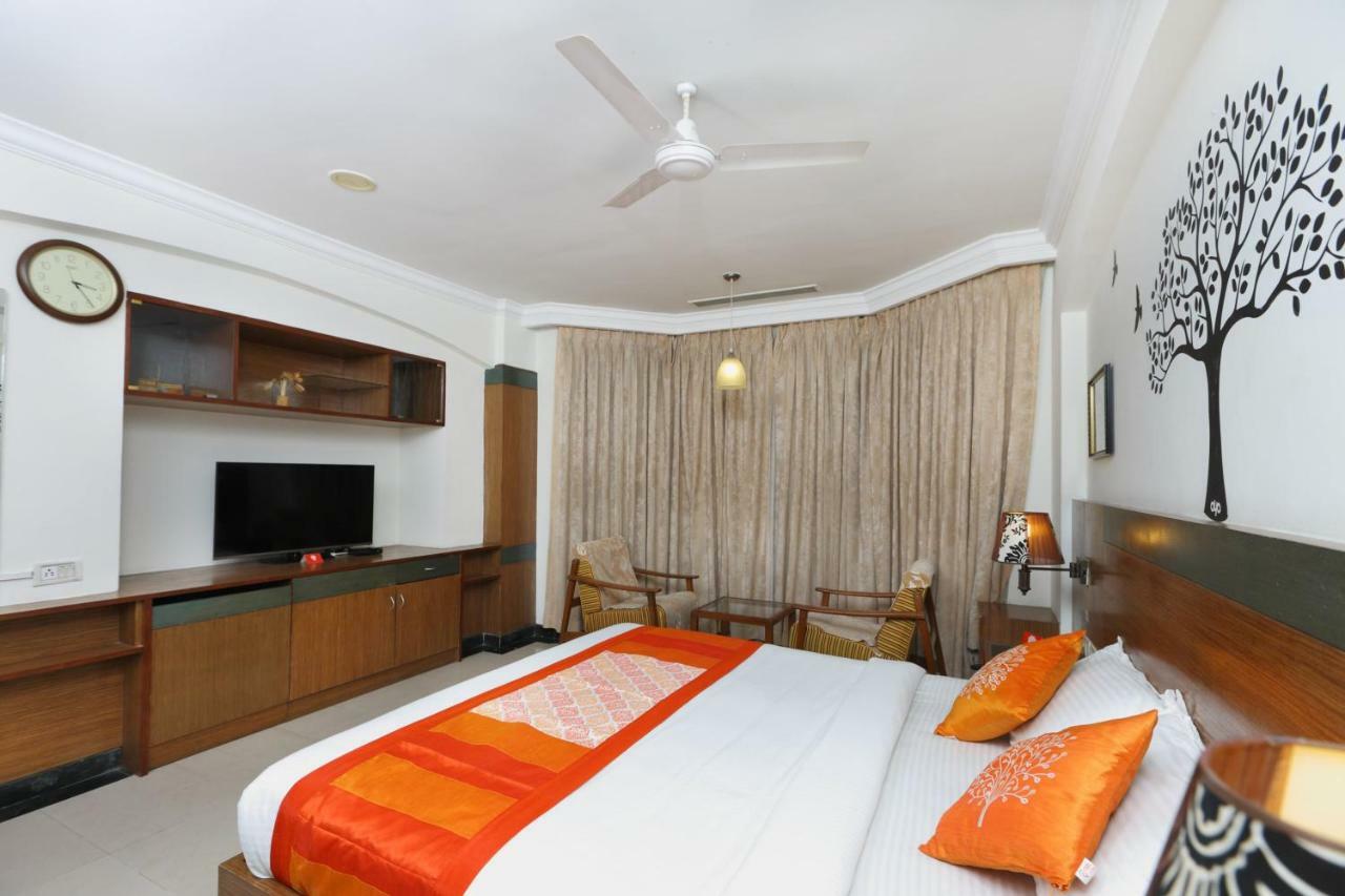 Oyo 1081 Hotel Sindhu International Tirupati Bagian luar foto